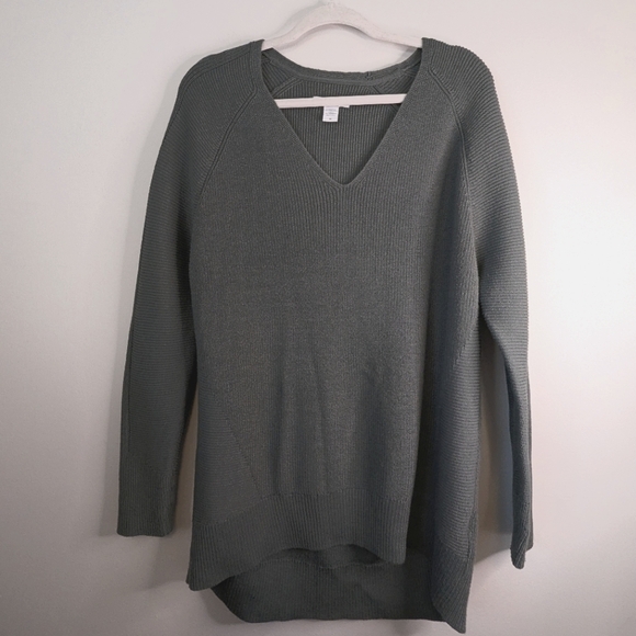 Athleta Hanover Ribbed V-Neck Wool Blend Sweater Medium Gray Mist 159164 EUC - Picture 4 of 10